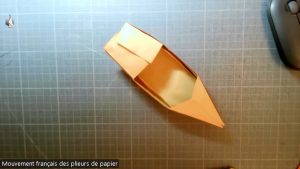 Bateau à moteur (Yoshihide Momotani)